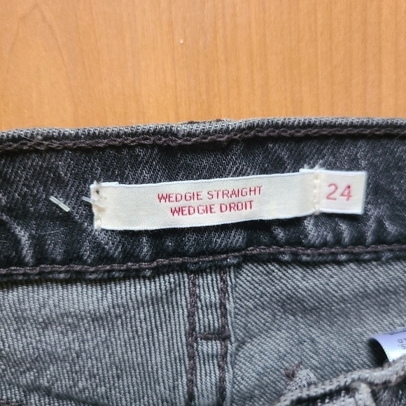 Levi's Wedgie Straight Jeans - Picture 7 of 14